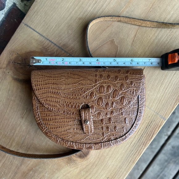 Vintage mini crocodile style leather purse/belt purse - Picture 10 of 11
